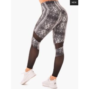Ryderwear Snakeprint scrunch leggings